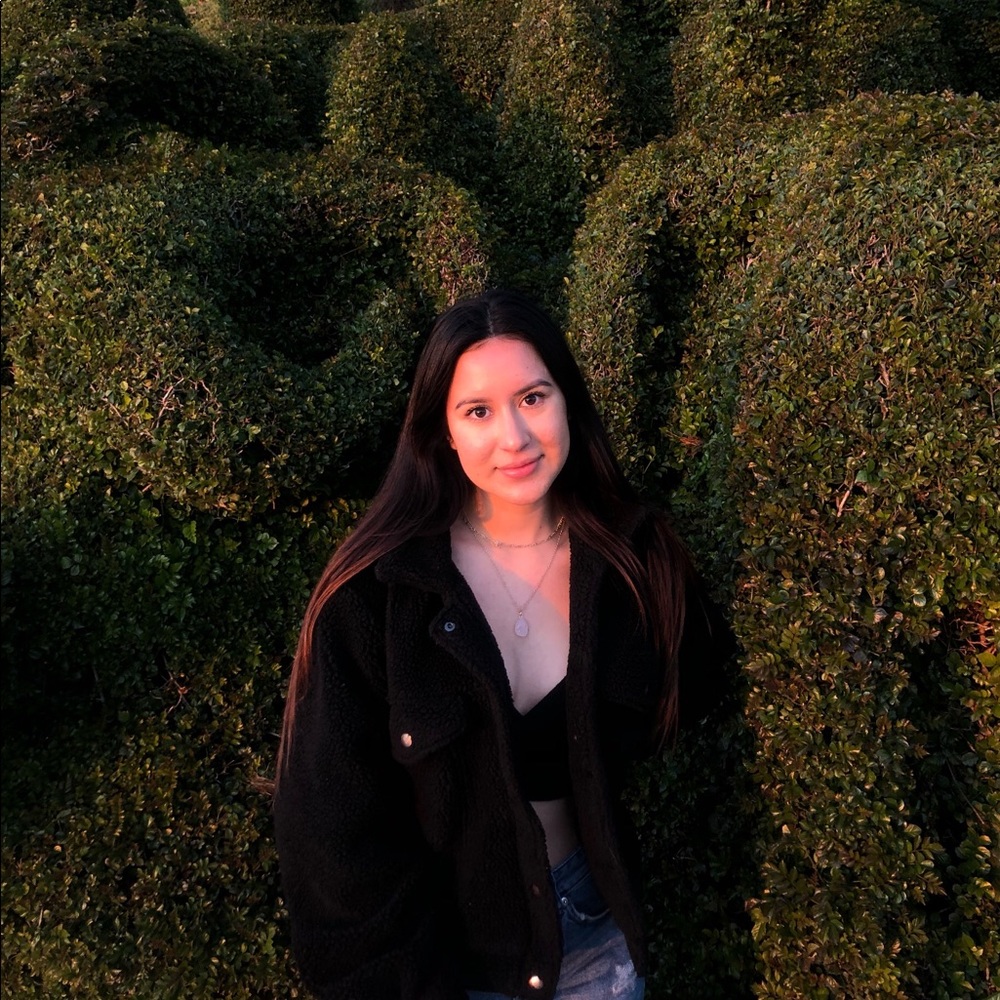 Meet your Posher, Alexia